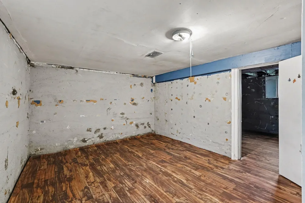 952 Calvary Avenue NW Grand Rapids, MI 49504