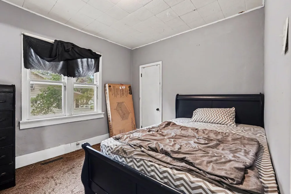 952 Calvary Avenue NW Grand Rapids, MI 49504