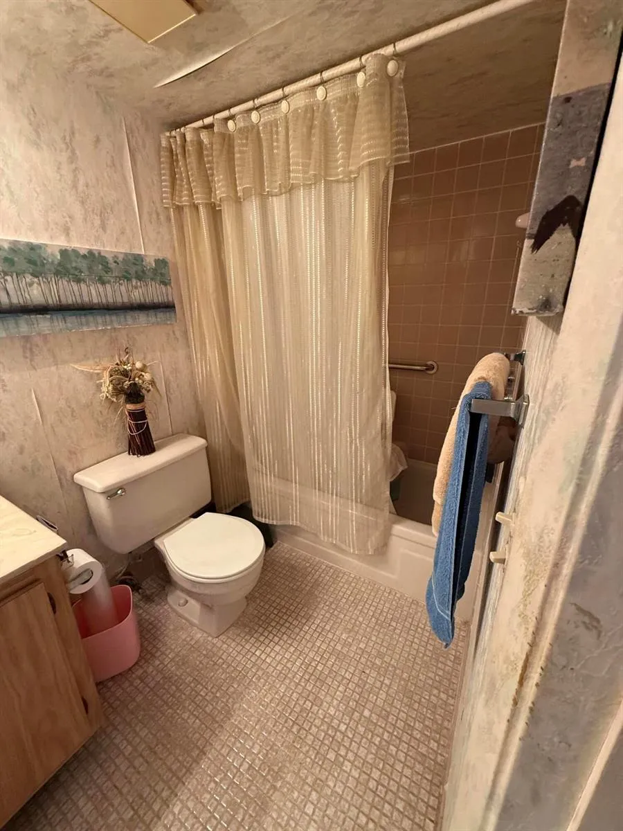 6585 KENSINGTON LANE #102 Delray Beach, FL 33446