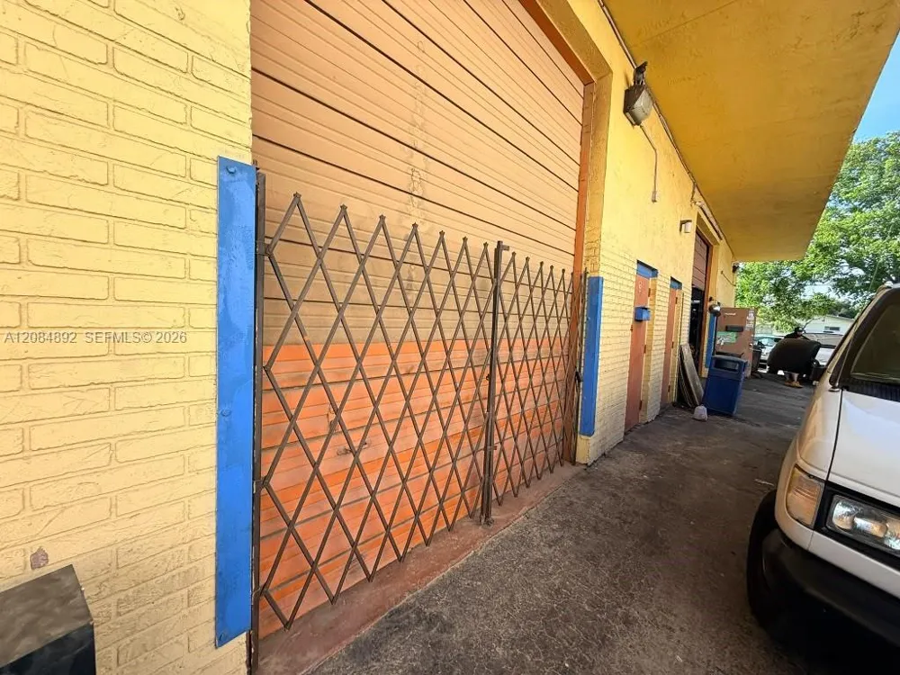 5912 SW 25th St #3 West Park, FL 33023