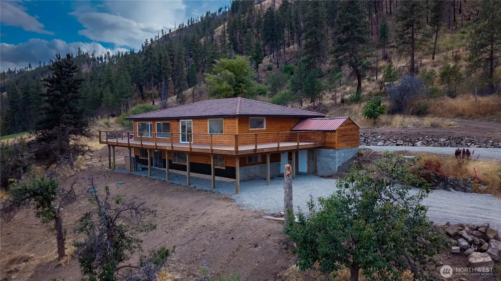1941 Highway 153 Carlton, WA 98814