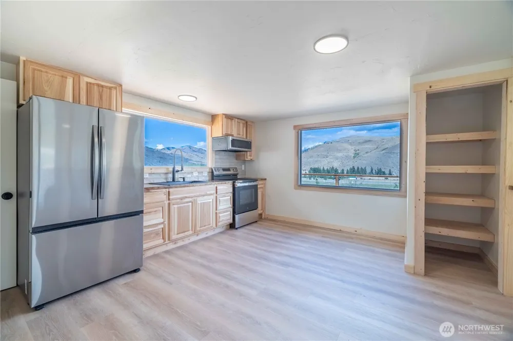1941 Highway 153 Carlton, WA 98814