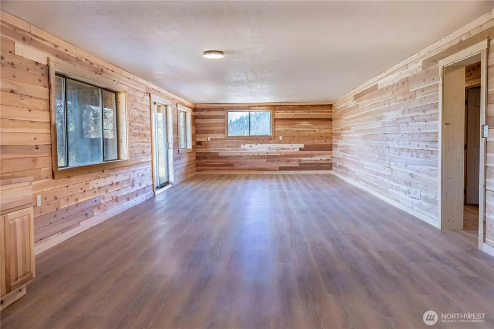 1941 Highway 153 Carlton, WA 98814