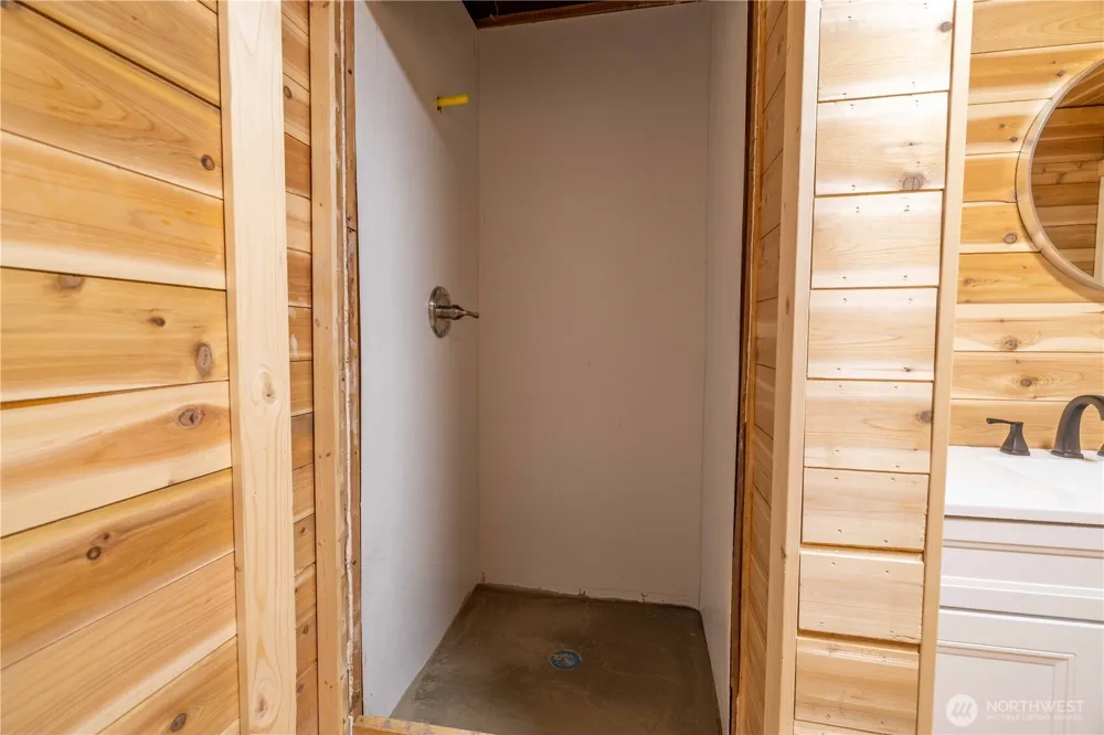1941 Highway 153 Carlton, WA 98814