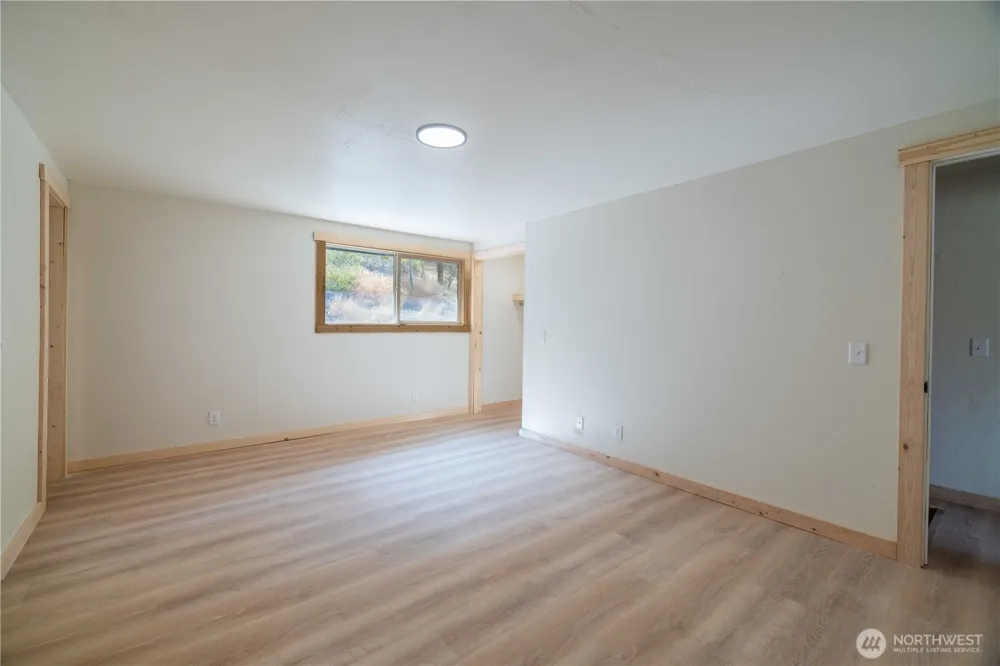 1941 Highway 153 Carlton, WA 98814