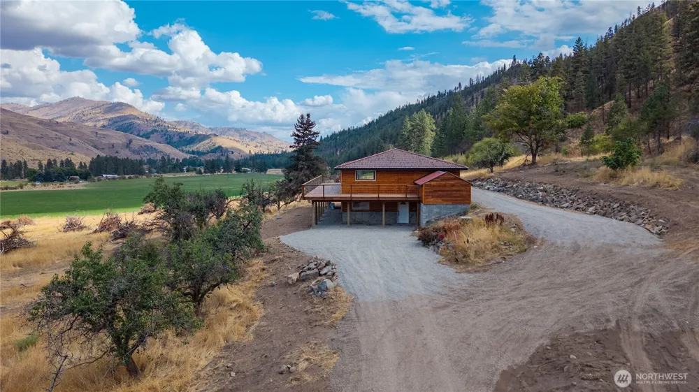 1941 Highway 153 Carlton, WA 98814