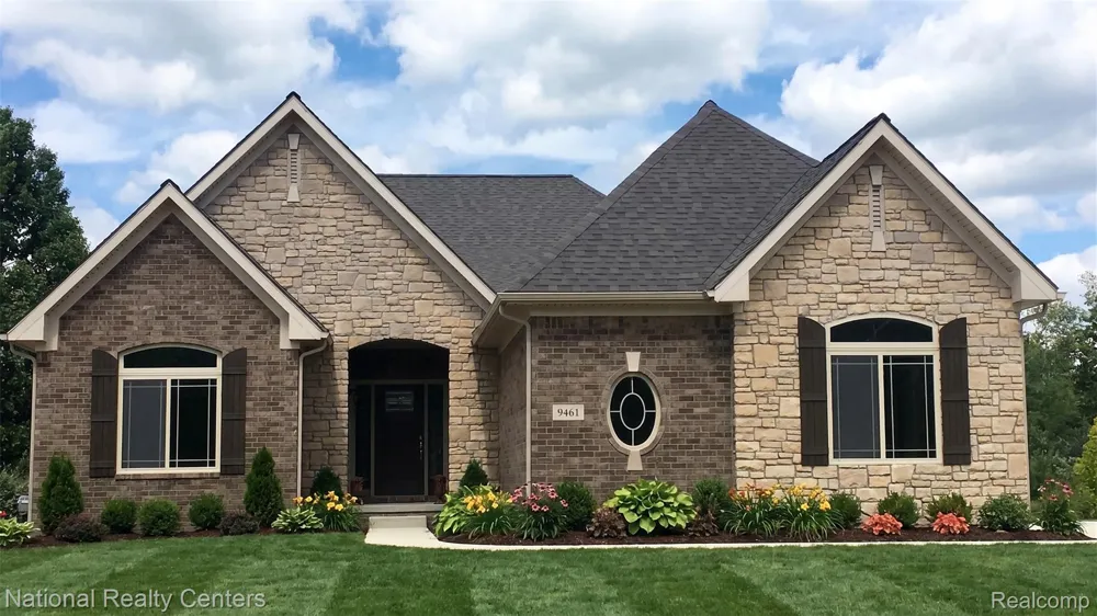 941 Guenevere Drive Oxford Charter Township, MI 48371