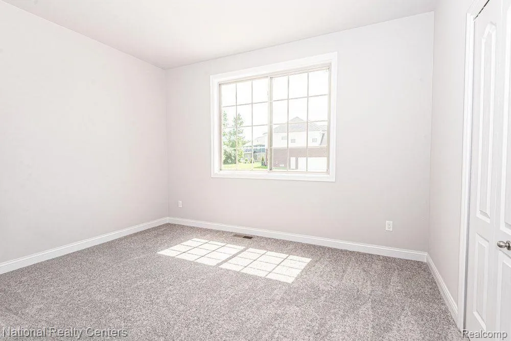 941 Guenevere Drive Oxford Charter Township, MI 48371