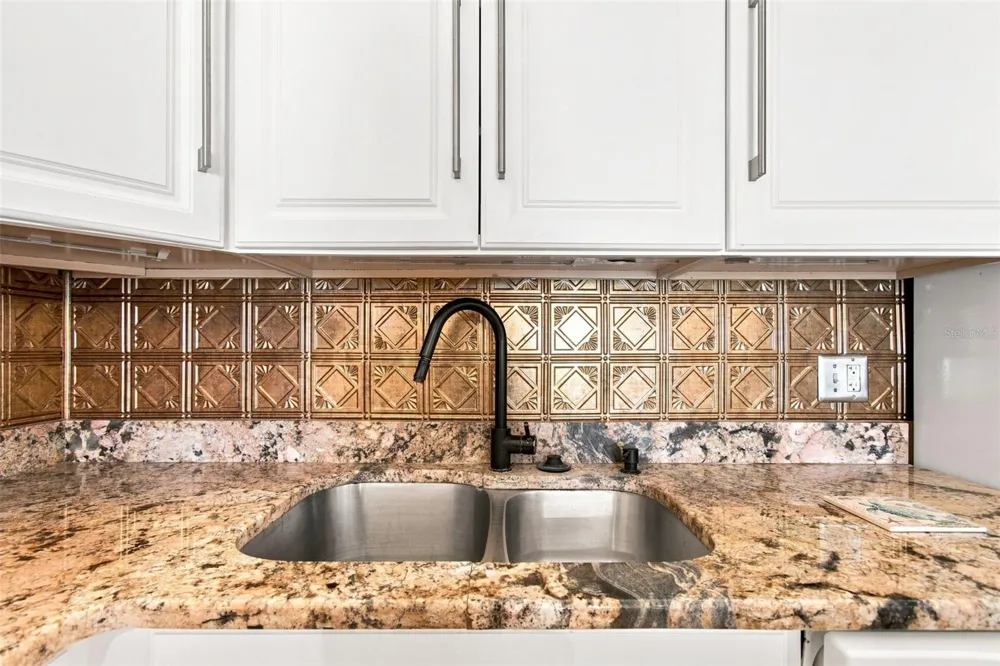 7700 SUN ISLAND DRIVE S #202 South Pasadena, FL 33707