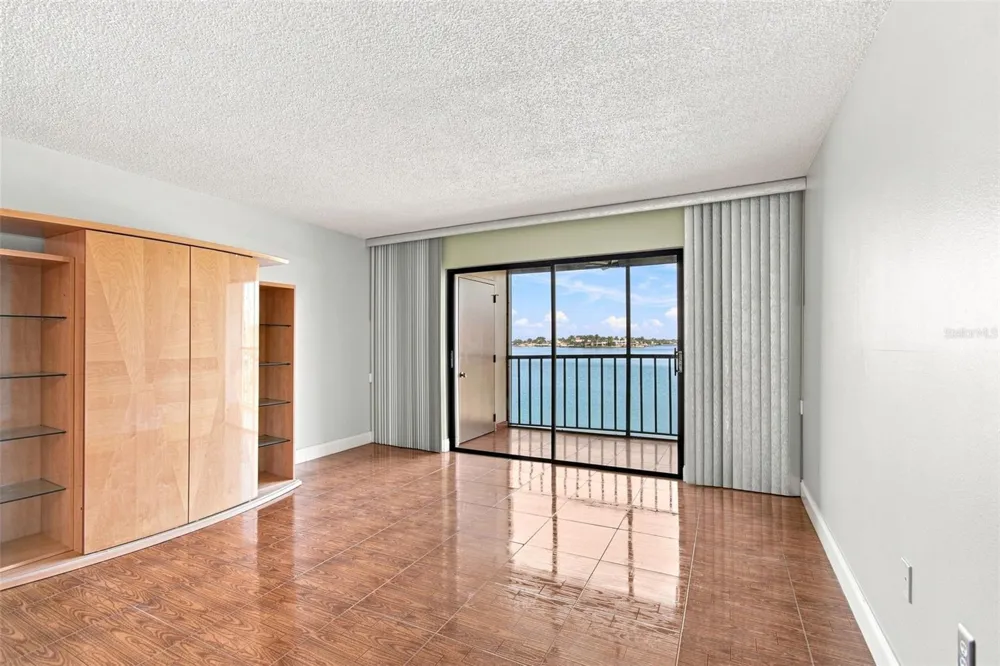 7700 SUN ISLAND DRIVE S #202 South Pasadena, FL 33707