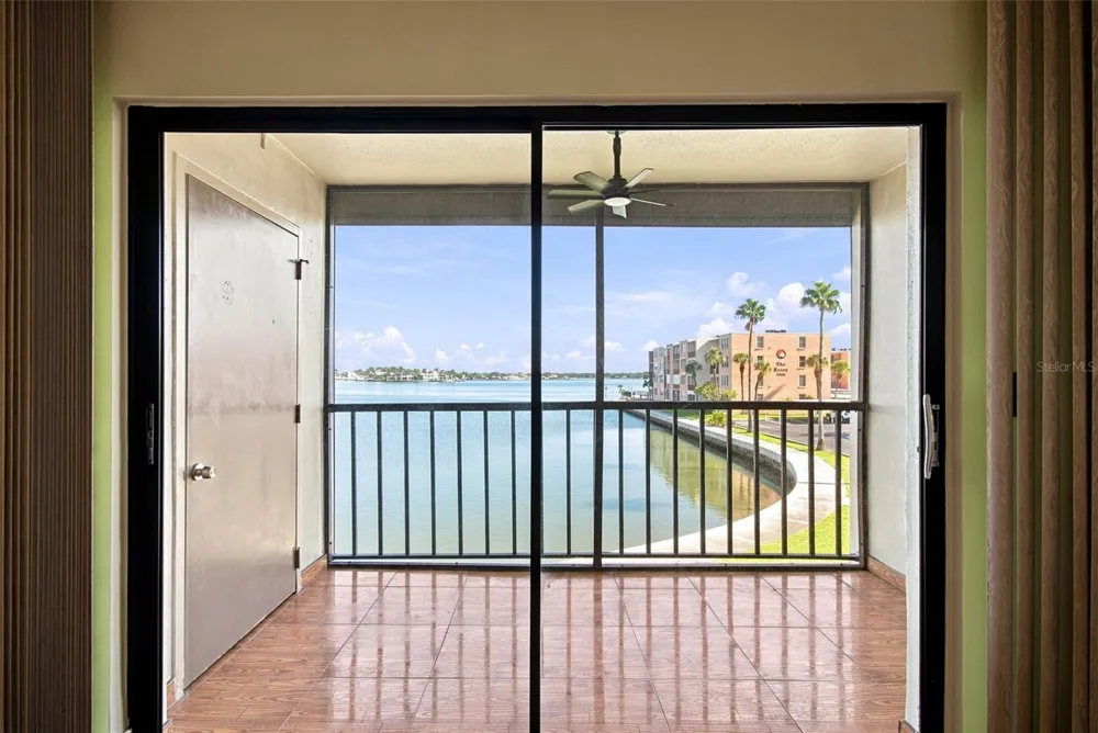 7700 SUN ISLAND DRIVE S #202 South Pasadena, FL 33707