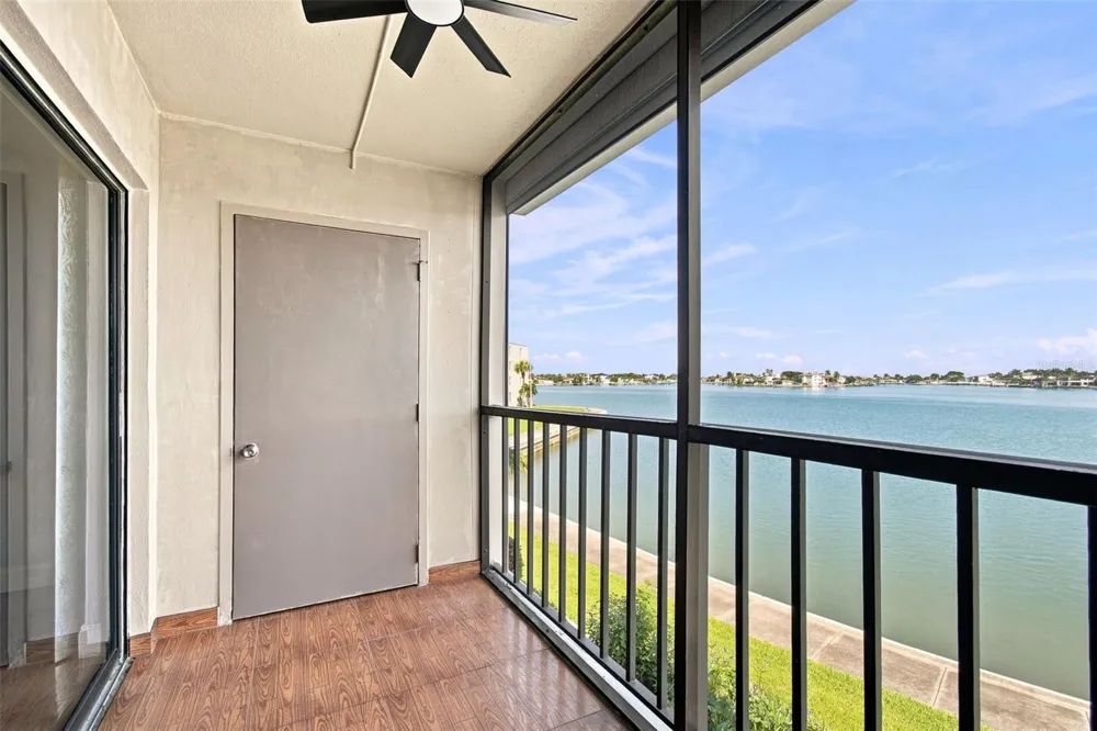 7700 SUN ISLAND DRIVE S #202 South Pasadena, FL 33707