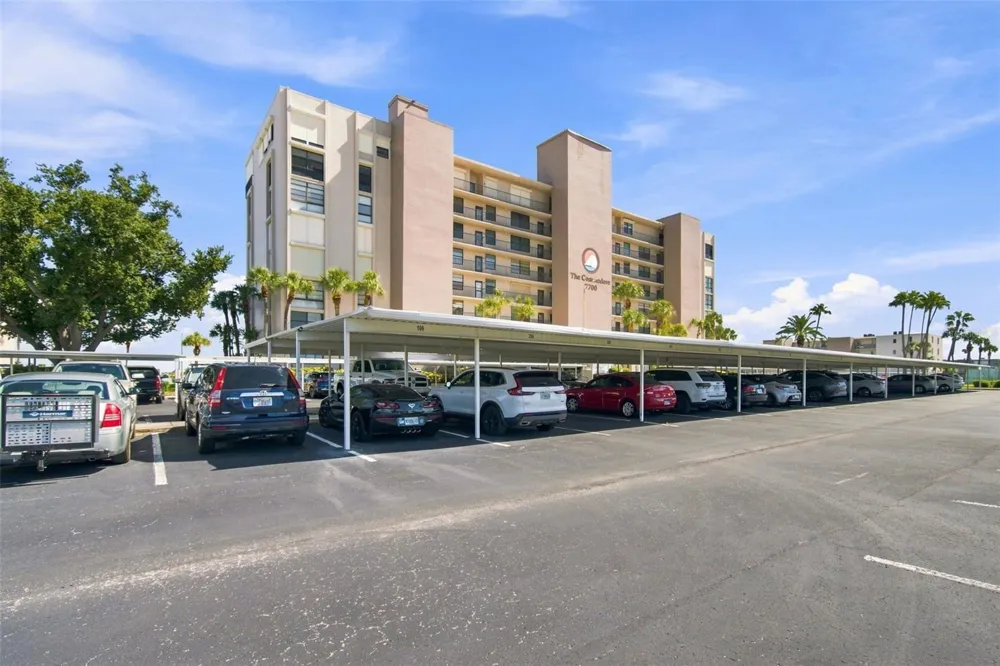 7700 SUN ISLAND DRIVE S #202 South Pasadena, FL 33707