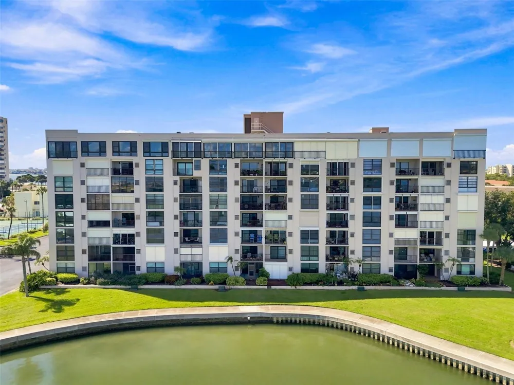 7700 SUN ISLAND DRIVE S #202 South Pasadena, FL 33707