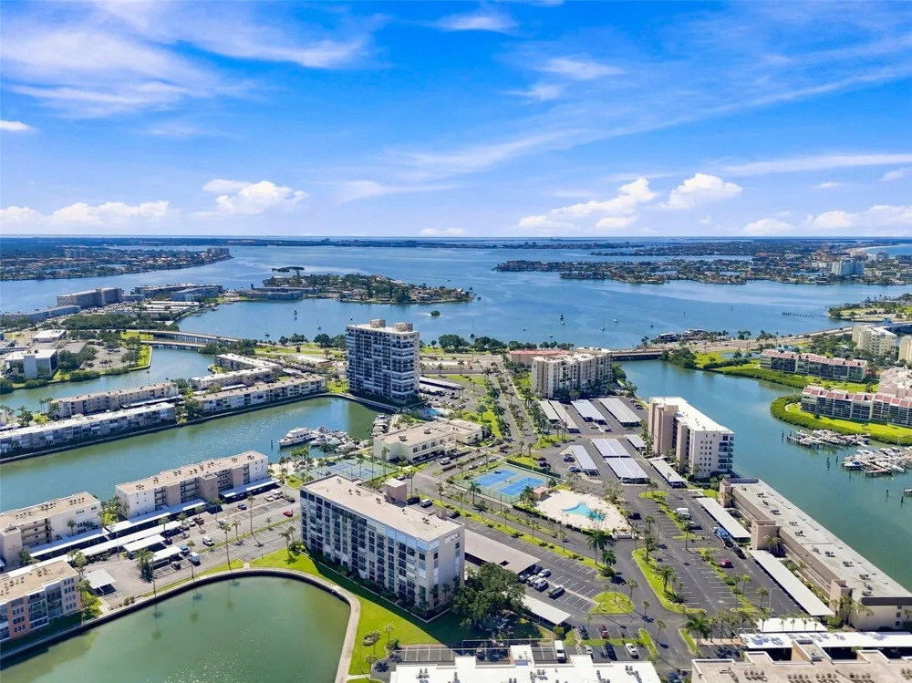 7700 SUN ISLAND DRIVE S #202 South Pasadena, FL 33707