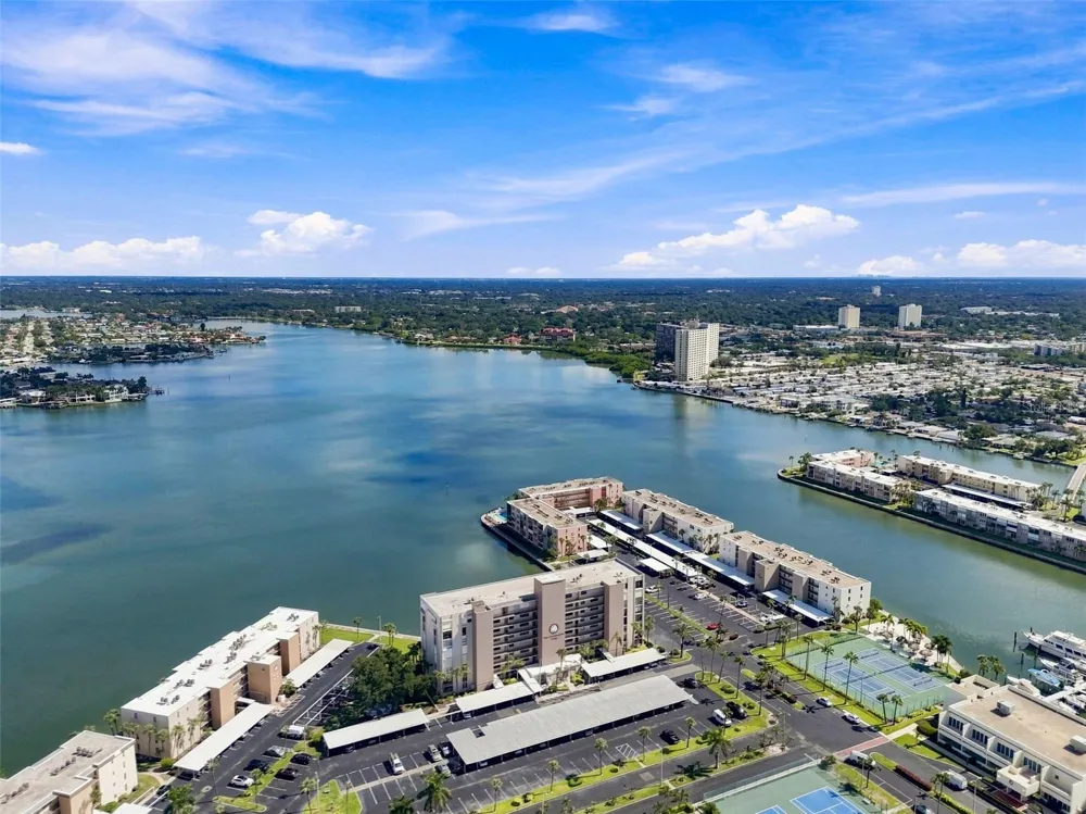 7700 SUN ISLAND DRIVE S #202 South Pasadena, FL 33707