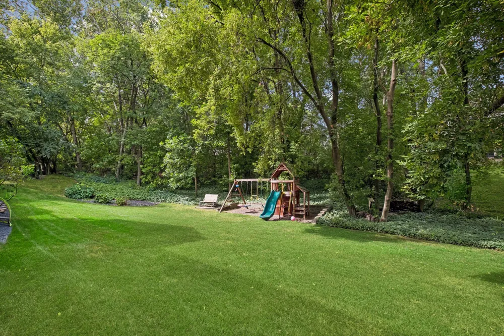4747 Burr Oak Street Eagan, MN 55122