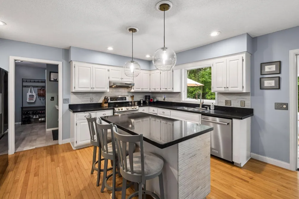 4747 Burr Oak Street Eagan, MN 55122