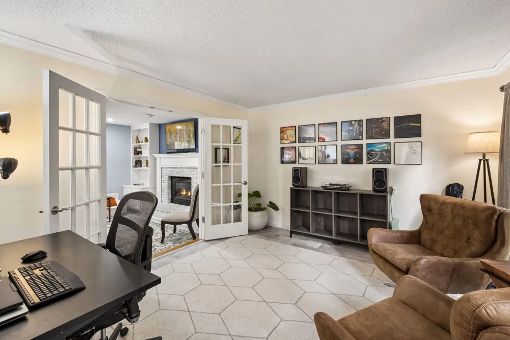4747 Burr Oak Street Eagan, MN 55122