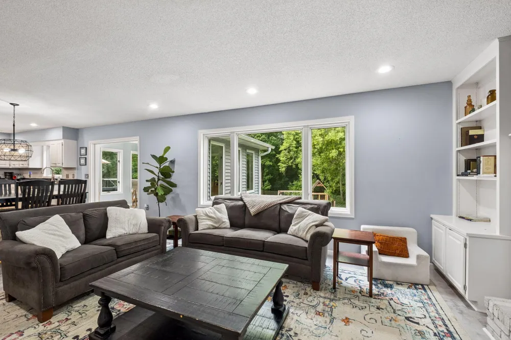 4747 Burr Oak Street Eagan, MN 55122