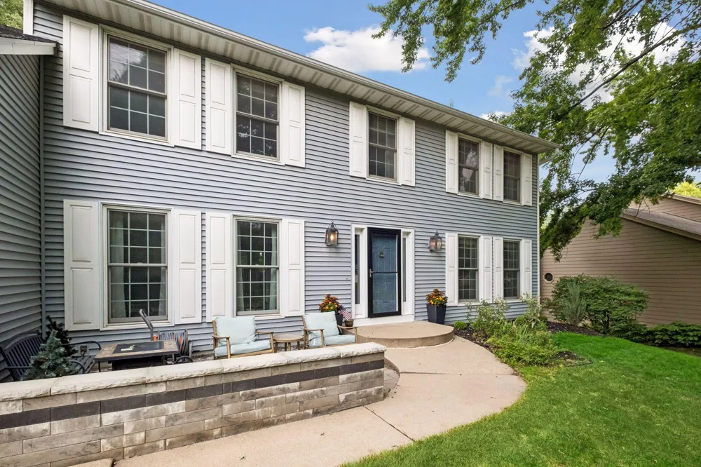 4747 Burr Oak Street Eagan, MN 55122
