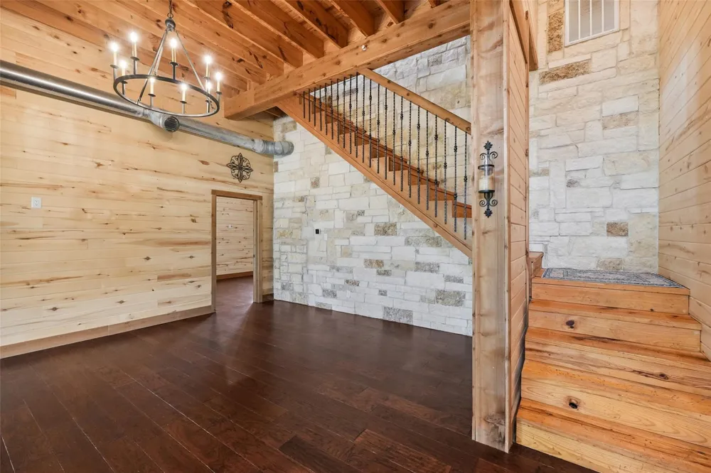 26534 Mitchell Road Hempstead, TX 77445