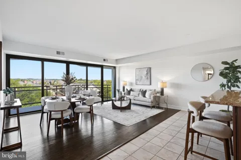 1530 KEY BOULEVARD #520