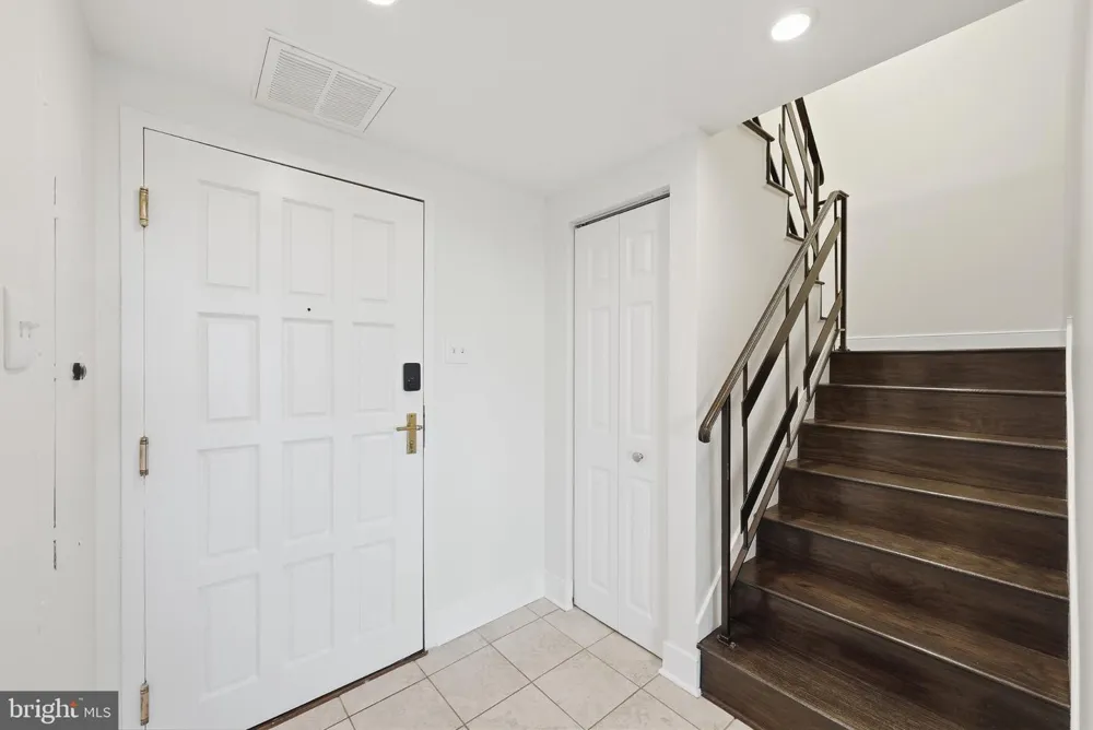 1530 KEY BOULEVARD #520 Arlington, VA 22209