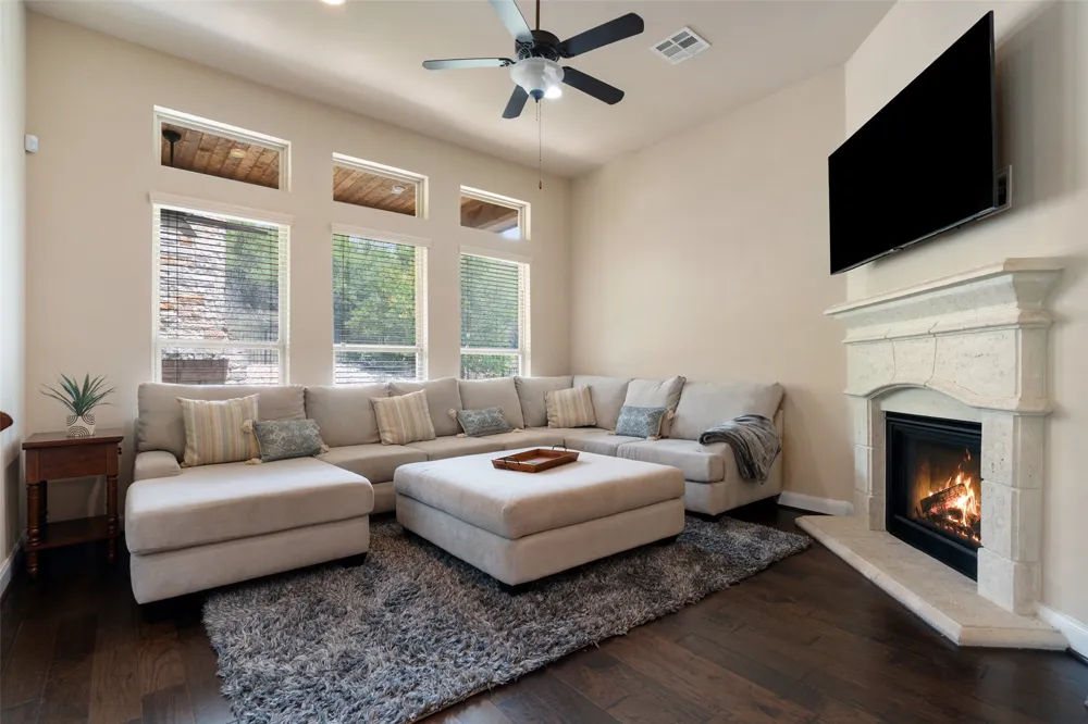 209 Maxwell Way Austin, TX 78738