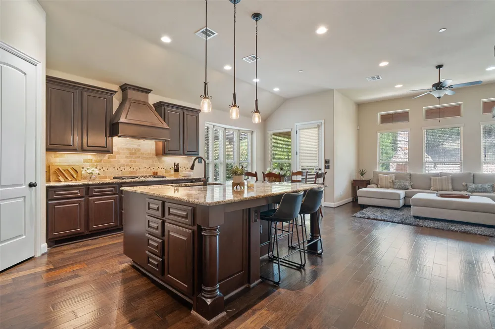 209 Maxwell Way Austin, TX 78738