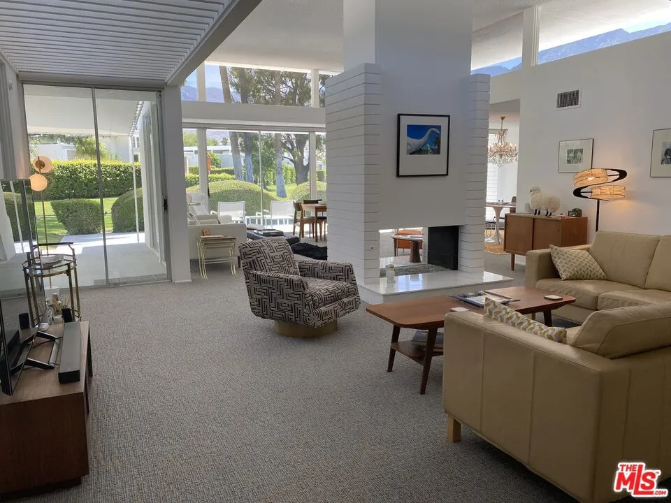 2765 S Kings Road Palm Springs, CA 92264