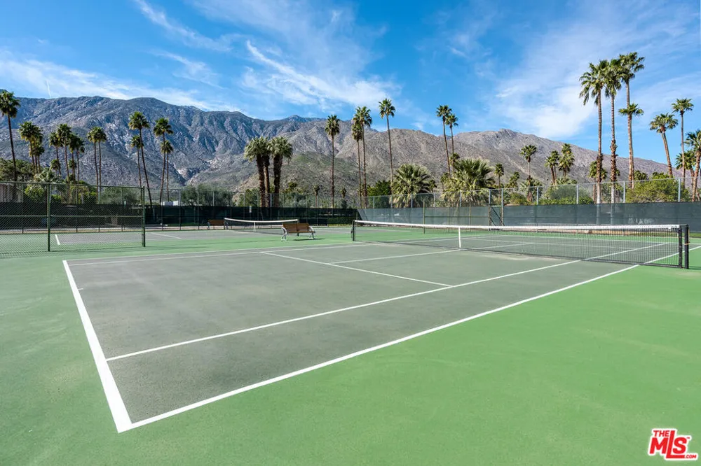 2765 S Kings Road Palm Springs, CA 92264