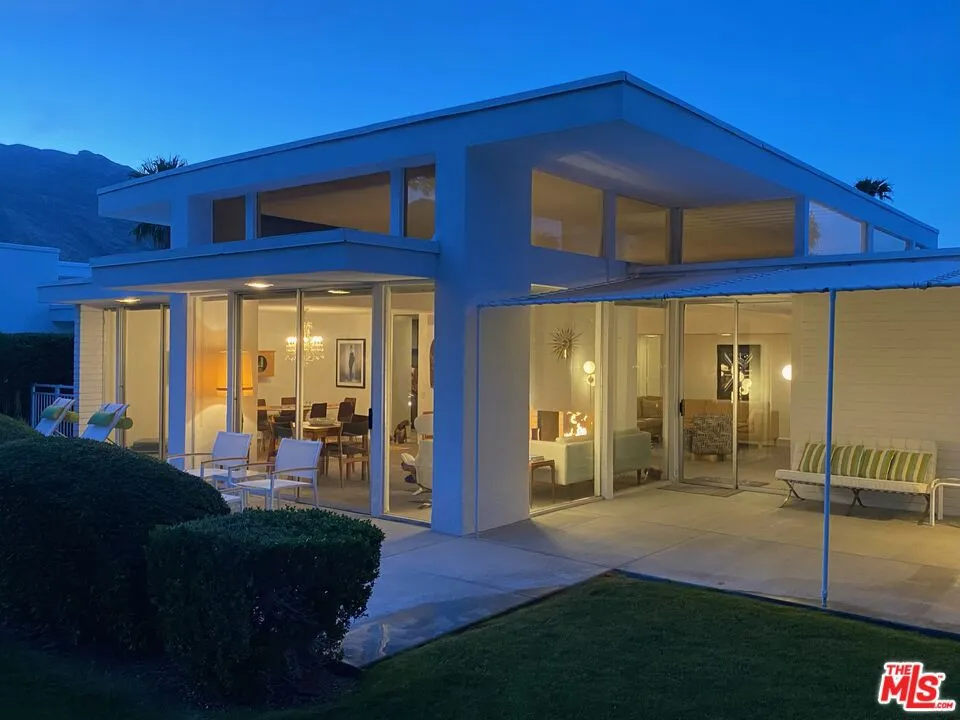 2765 S Kings Road Palm Springs, CA 92264