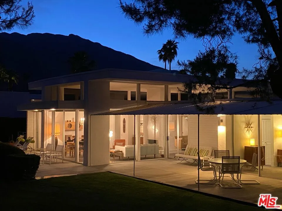 2765 S Kings Road Palm Springs, CA 92264