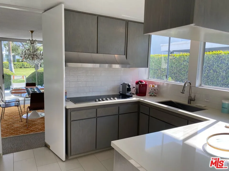 2765 S Kings Road Palm Springs, CA 92264