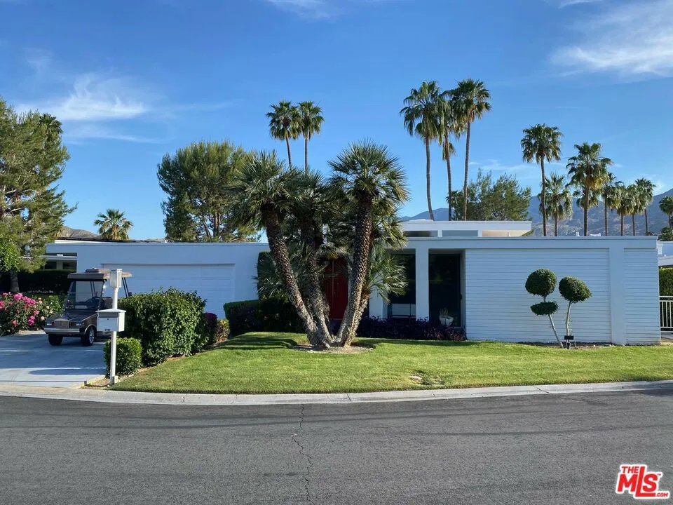 2765 S Kings Road Palm Springs, CA 92264