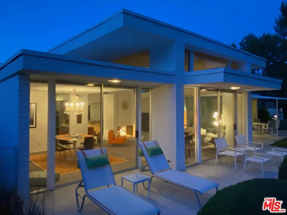 2765 S Kings Road Palm Springs, CA 92264