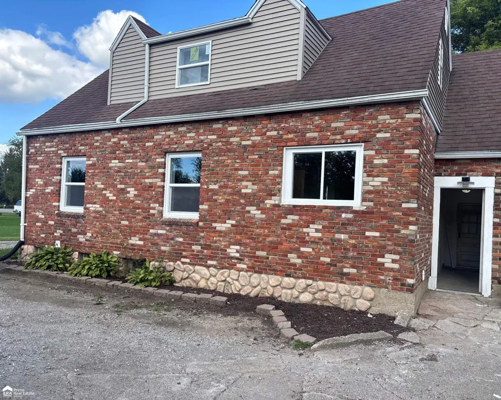 1491 Iva Street Burton City, MI 48509