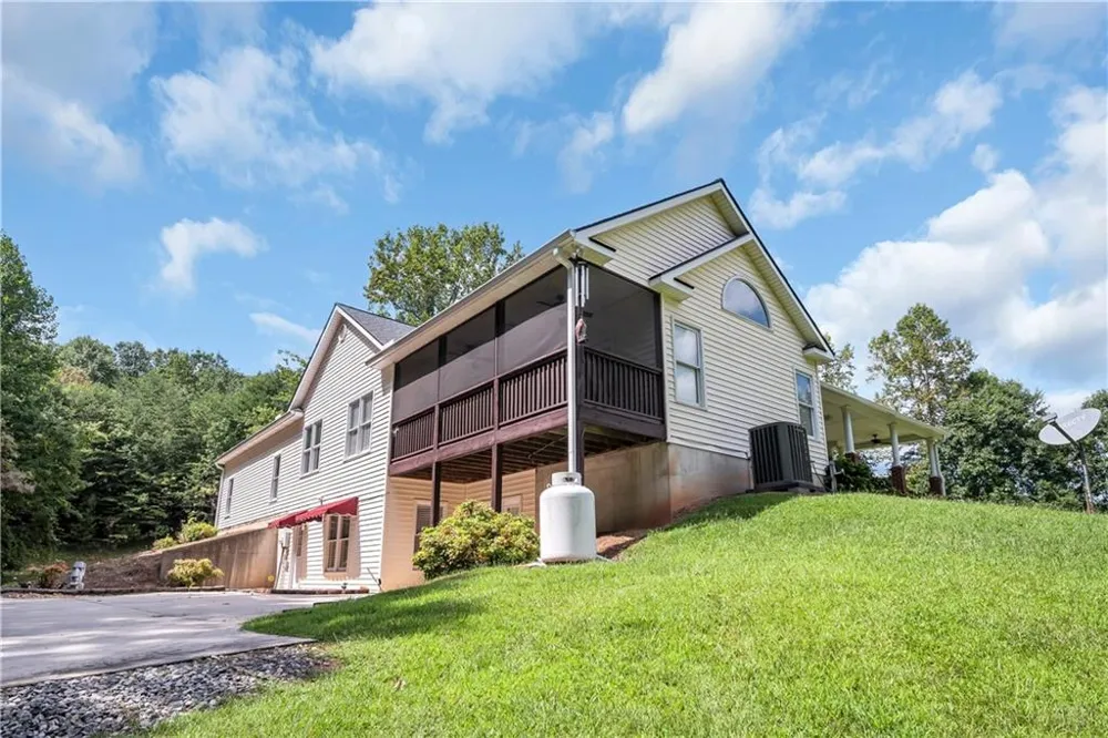 270 Hidden Meadows Road Cleveland, GA 30528