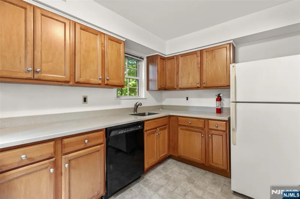 87 Poplar Street 4 Ramsey, NJ 07644