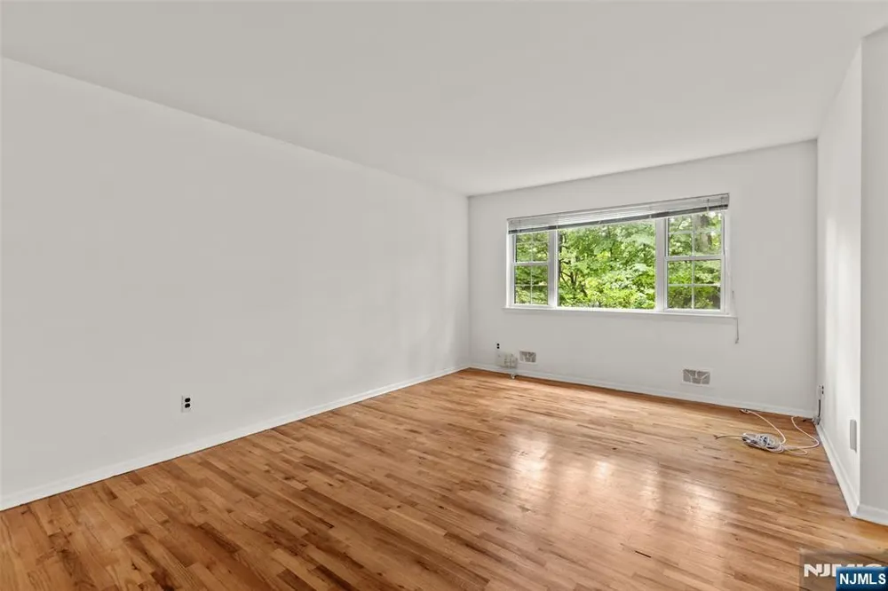 87 Poplar Street 4 Ramsey, NJ 07644