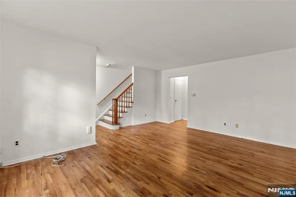 87 Poplar Street 4 Ramsey, NJ 07644