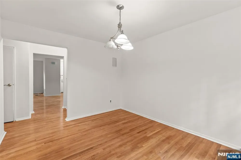 87 Poplar Street 4 Ramsey, NJ 07644