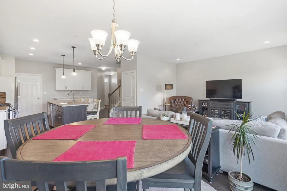 318 RIDGEWOOD DRIVE #           Royersford, PA 19468