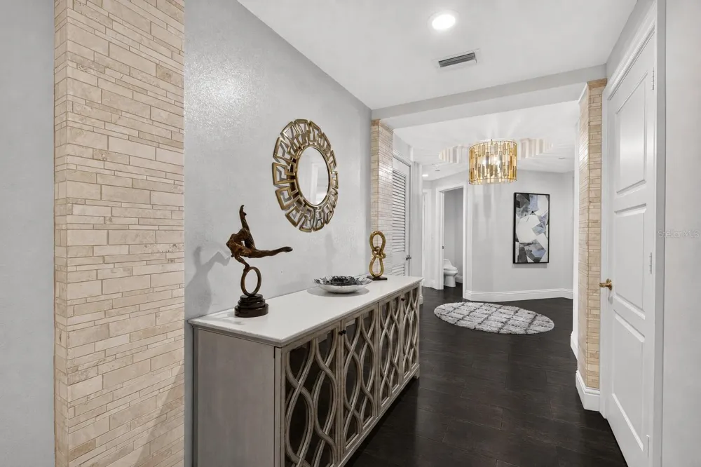 11 BAYMONT STREET #807 Clearwater, FL 33767
