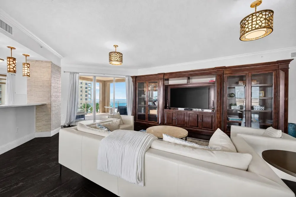 11 BAYMONT STREET #807 Clearwater, FL 33767