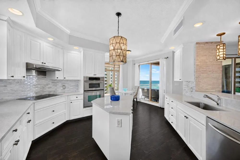11 BAYMONT STREET #807 Clearwater, FL 33767