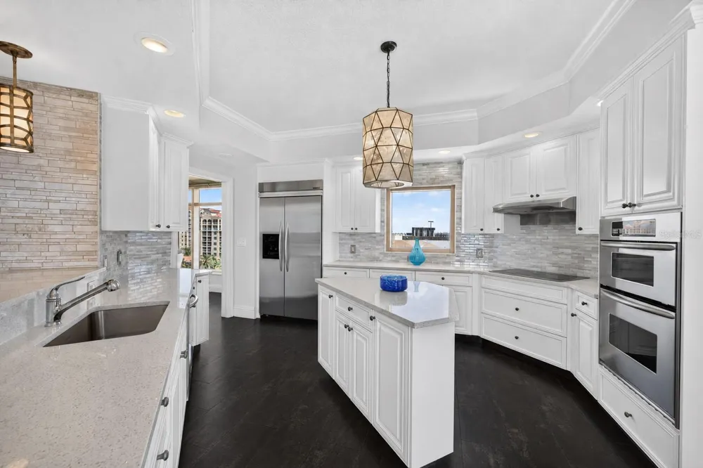11 BAYMONT STREET #807 Clearwater, FL 33767