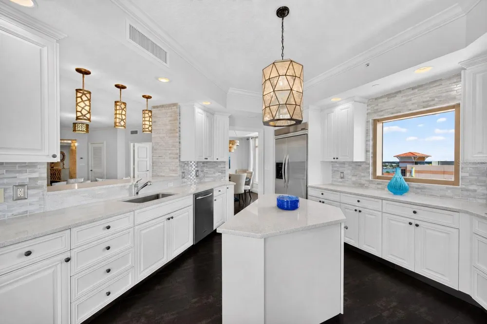 11 BAYMONT STREET #807 Clearwater, FL 33767