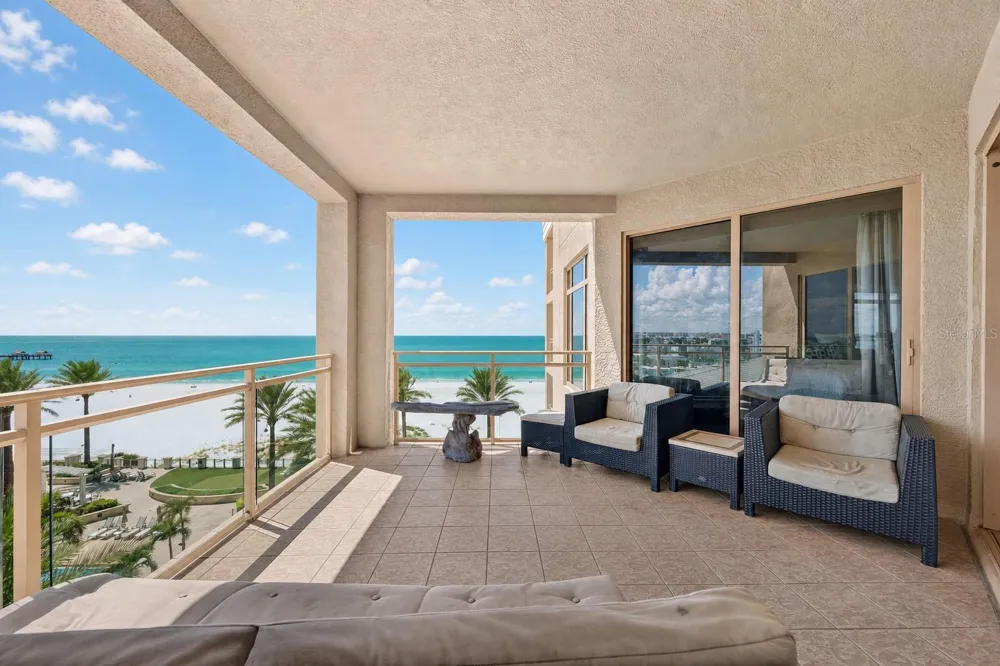 11 BAYMONT STREET #807 Clearwater, FL 33767